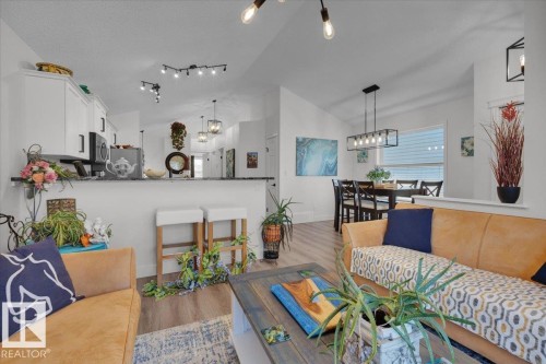 7608 15 Avenue, Edmonton, AB - Indoor Photo Showing Other Room