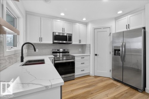 11 Edward Pl, St. Albert, AB - Indoor Photo Showing Kitchen With Stainless Steel Kitchen With Double Sink With Upgraded Kitchen