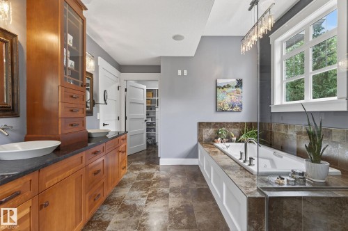 112 Windermere Drive, Edmonton, AB - Indoor Photo Showing Bathroom