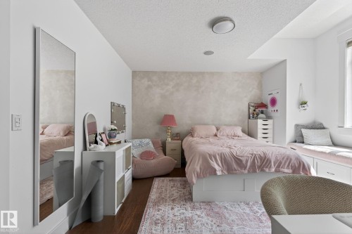 112 Windermere Drive, Edmonton, AB - Indoor Photo Showing Bedroom