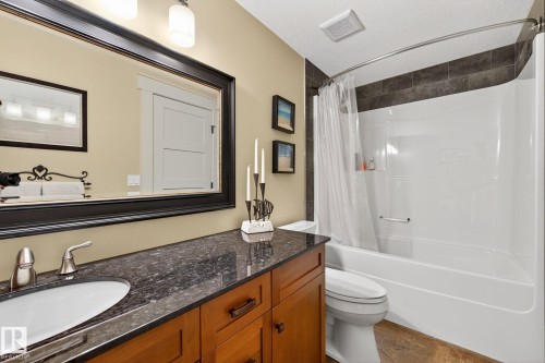 112 Windermere Drive, Edmonton, AB - Indoor Photo Showing Bathroom