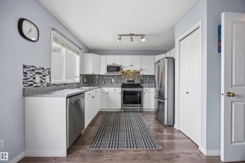 2103 36 Avenue Nw, Edmonton, AB - Indoor Photo Showing Kitchen With Upgraded Kitchen