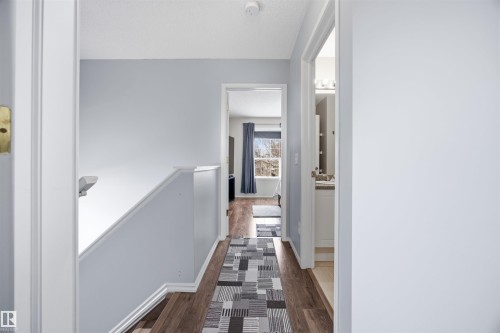 2103 36 Avenue Nw, Edmonton, AB - Indoor Photo Showing Other Room