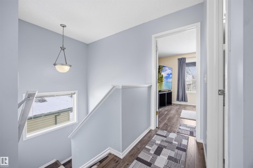 2103 36 Avenue Nw, Edmonton, AB - Indoor Photo Showing Other Room