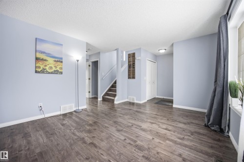 2103 36 Avenue Nw, Edmonton, AB - Indoor Photo Showing Other Room