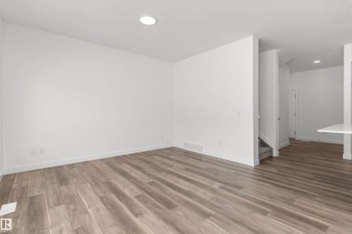 932 18 Avenue, Edmonton, AB - Indoor Photo Showing Other Room