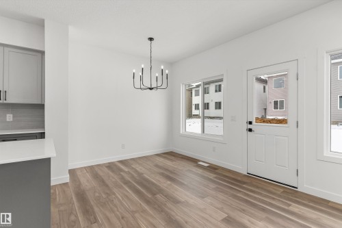 932 18 Avenue, Edmonton, AB - Indoor Photo Showing Other Room