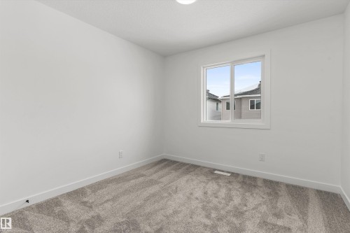 932 18 Avenue, Edmonton, AB - Indoor Photo Showing Other Room