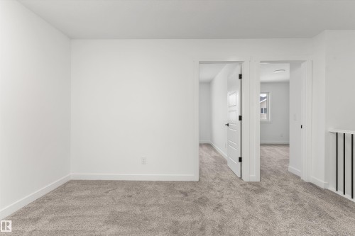 932 18 Avenue, Edmonton, AB - Indoor Photo Showing Other Room
