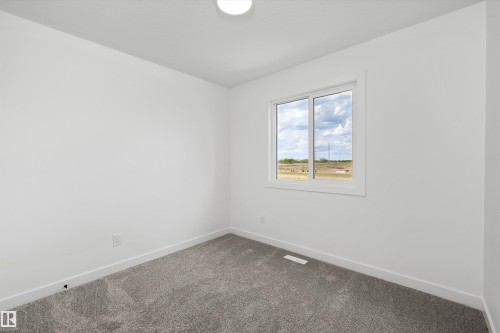 534 176 Avenue, Edmonton, AB - Indoor Photo Showing Other Room