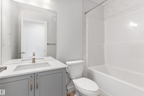 20719 43 Avenue, Edmonton, AB - Indoor Photo Showing Bathroom