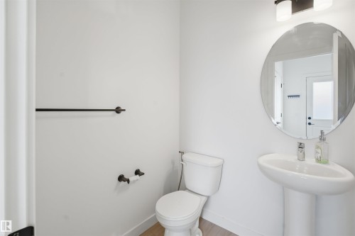 317 Juniper Cove, Leduc, AB - Indoor Photo Showing Bathroom