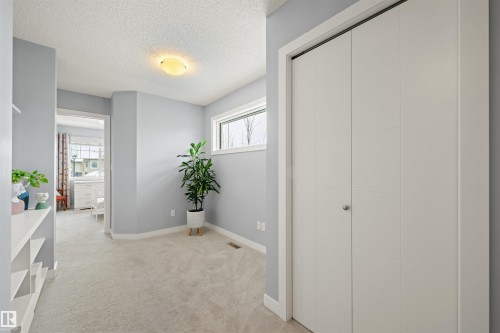 1564 Chapman Way, Edmonton, AB - Indoor Photo Showing Other Room