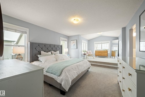 1564 Chapman Way, Edmonton, AB - Indoor Photo Showing Bedroom