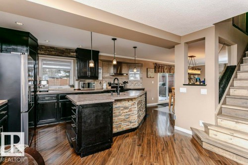 69 Deane Crescent, St. Albert, AB - Indoor Photo Showing Kitchen With Upgraded Kitchen