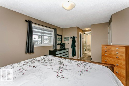 69 Deane Crescent, St. Albert, AB - Indoor Photo Showing Bedroom