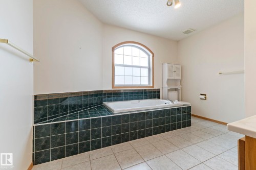 752 Whiston Court, Edmonton, AB - Indoor Photo Showing Other Room
