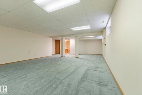 752 Whiston Court, Edmonton, AB - Indoor Photo Showing Other Room