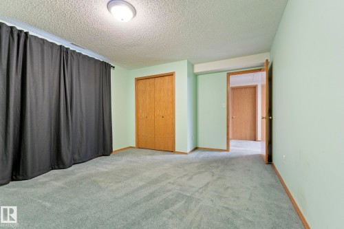 752 Whiston Court, Edmonton, AB - Outdoor