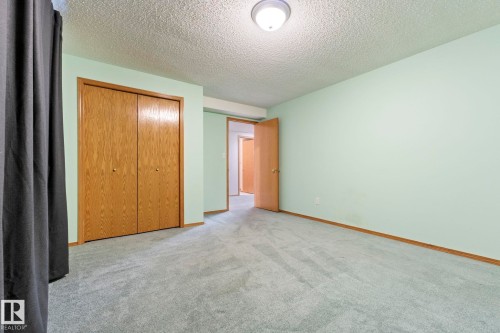 752 Whiston Court, Edmonton, AB - Outdoor