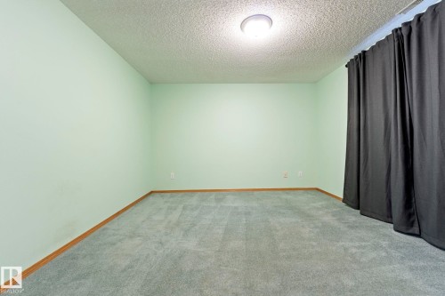 752 Whiston Court, Edmonton, AB - Outdoor