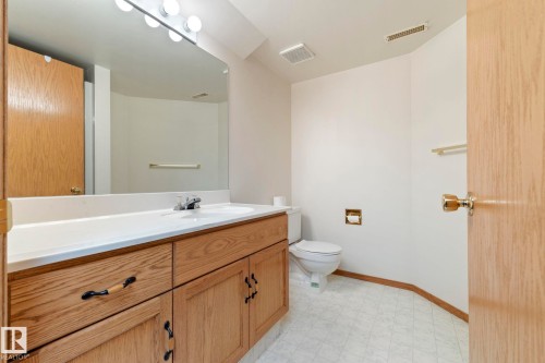 752 Whiston Court, Edmonton, AB - Outdoor