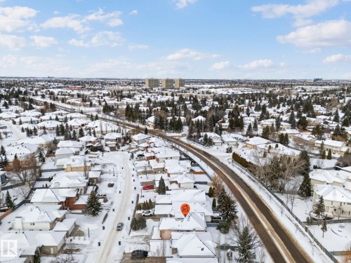 752 Whiston Court, Edmonton, AB - Outdoor