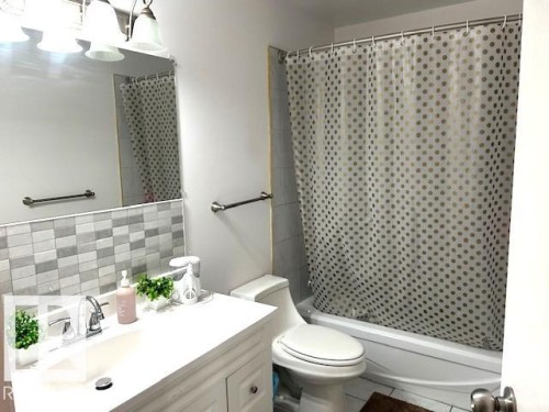 94 Belmead Gardens, Edmonton, AB - Indoor Photo Showing Bathroom
