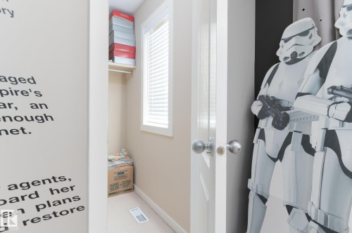 387 Calderon Crescent, Edmonton, AB - Indoor