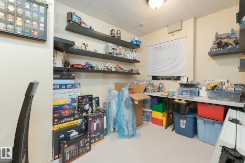 387 Calderon Crescent, Edmonton, AB - Indoor Photo Showing Other Room