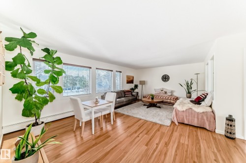 9924 152 Street, Edmonton, AB - Indoor