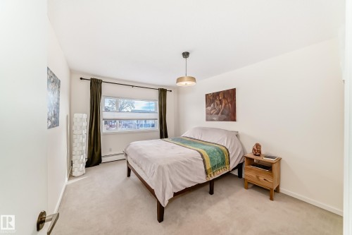 9924 152 Street, Edmonton, AB - Indoor Photo Showing Bedroom