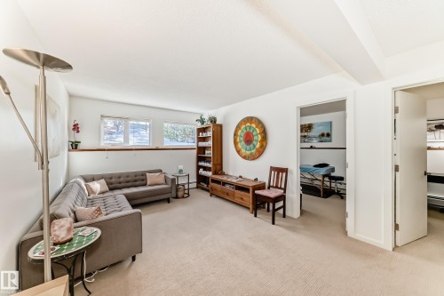 9924 152 Street, Edmonton, AB - Indoor