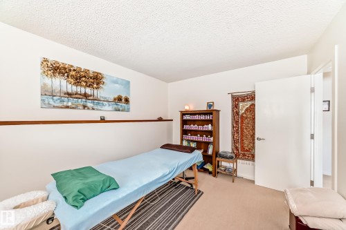 9924 152 Street, Edmonton, AB - Indoor