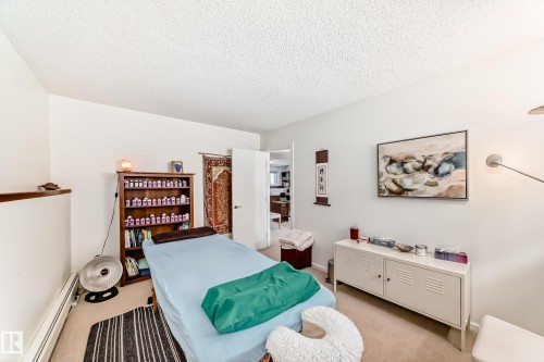 9924 152 Street, Edmonton, AB - Indoor Photo Showing Bedroom