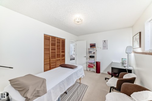 9924 152 Street, Edmonton, AB - Indoor Photo Showing Bedroom