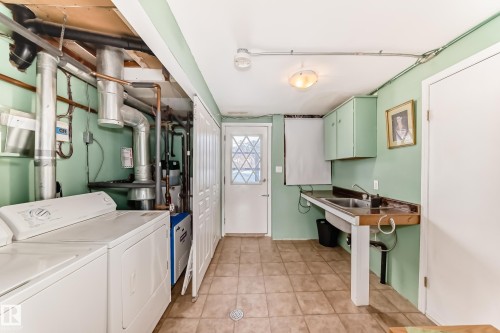 9924 152 Street, Edmonton, AB - Indoor Photo Showing Laundry Room