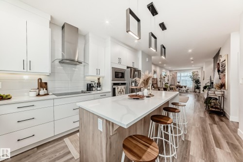 7642 91 Avenue, Edmonton, AB - Indoor Photo Showing Kitchen With Upgraded Kitchen