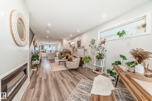 7642 91 Avenue, Edmonton, AB - Indoor