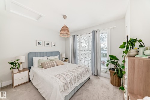 7642 91 Avenue, Edmonton, AB - Indoor Photo Showing Bedroom