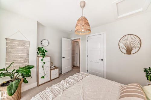 7642 91 Avenue, Edmonton, AB - Indoor Photo Showing Bedroom