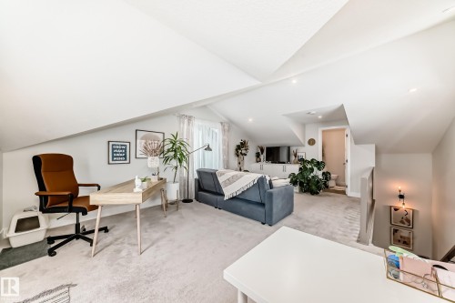 7642 91 Avenue, Edmonton, AB - Indoor