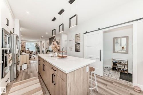 7642 91 Avenue, Edmonton, AB - Indoor Photo Showing Other Room