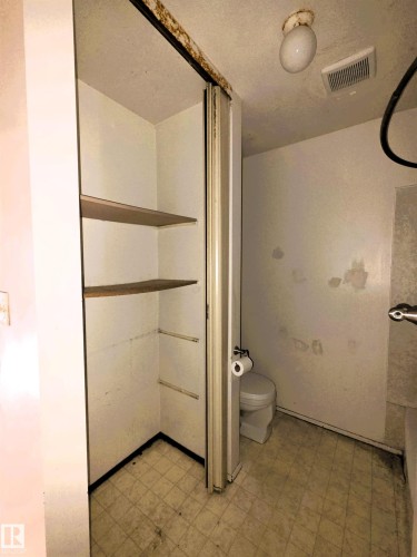 6340 184 Street Nw, Edmonton, AB - Indoor Photo Showing Bathroom