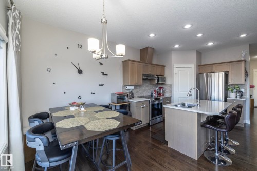2208 Casey Crescent, Edmonton, AB - Indoor Photo Showing Kitchen With Double Sink With Upgraded Kitchen