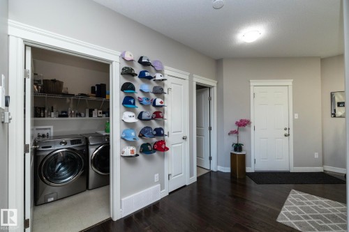2208 Casey Crescent, Edmonton, AB - Indoor Photo Showing Laundry Room