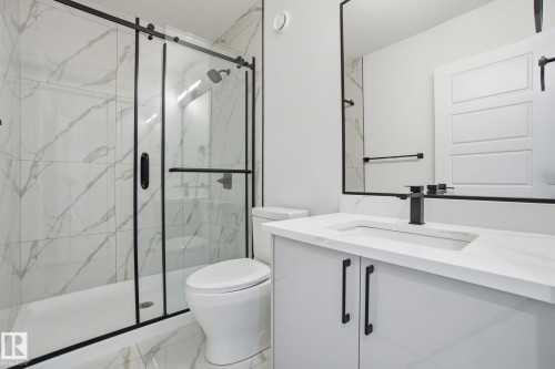 1405 Osprey Crest, Edmonton, AB - Indoor Photo Showing Bathroom