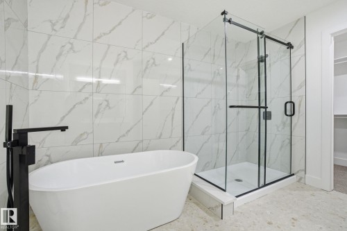 1405 Osprey Crest, Edmonton, AB - Indoor Photo Showing Bathroom