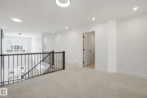 1405 Osprey Crest, Edmonton, AB - Indoor Photo Showing Other Room