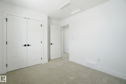 1405 Osprey Crest, Edmonton, AB - Indoor Photo Showing Other Room
